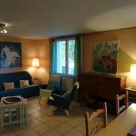L'azeuil Apartment *